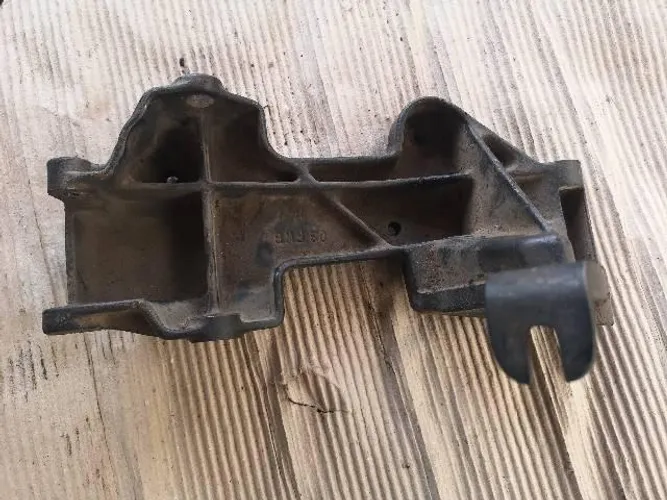 Suporte do Compressor do Ar condicionado Volkswagen Logus/Pointer