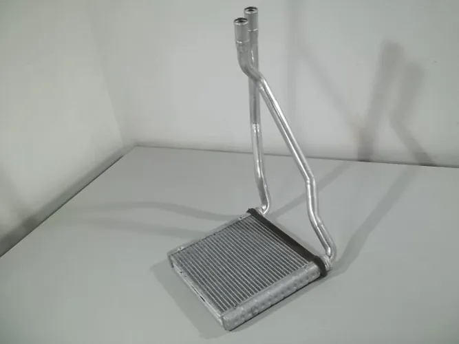 Radiador De Ar Quente Nissan March 1.6 2018