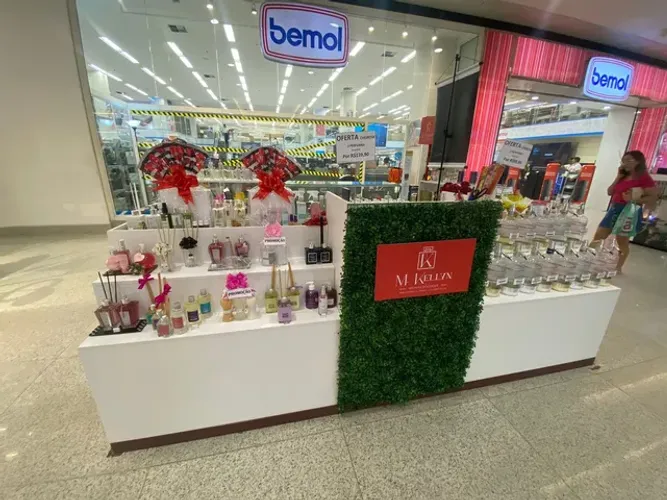 Quiosque em MDF para shopping 