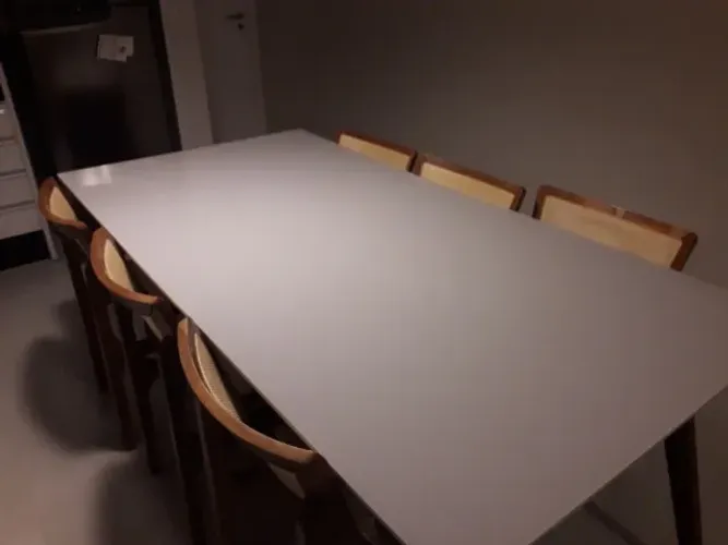 Mesa de jantar com 6 cadeiras