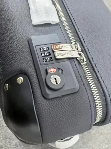 DISTINCT Cabin Rimowa