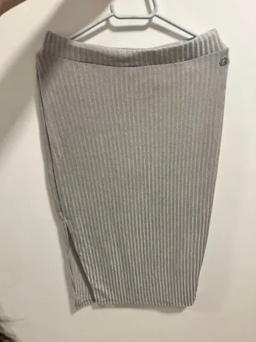 Saia prateada Carmem Steffens Tamanho M