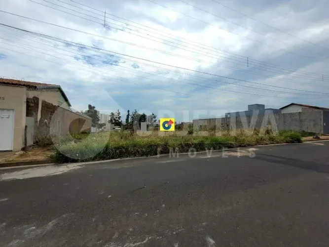 Excelente lote residencial no Bairro Shopping Park em Uberlândia