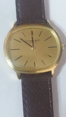 Relógio marca Aldemas piquet ouro amarelo oval