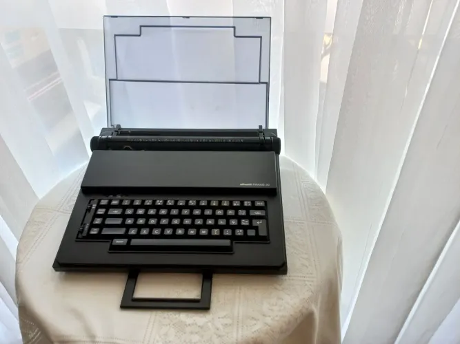 Máquina de Escrever Olivetti Praxis 20