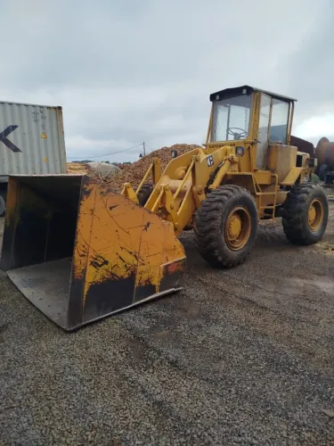 CARREGADEIRA CATERPILLAR 930R 1989