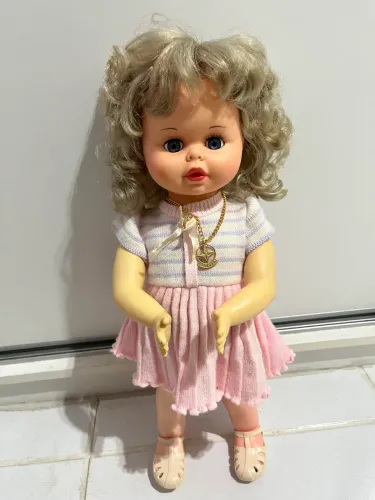 Boneca bate palminha da estrela anos 80