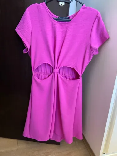 Vestido Rosa com Detalhe