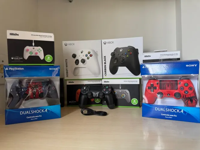 Controle PlayStation 4 e Xbox 