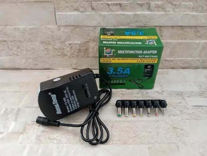 Fonte Universal de 3v a 12v Regulável 7 plugs 3.5A 30W