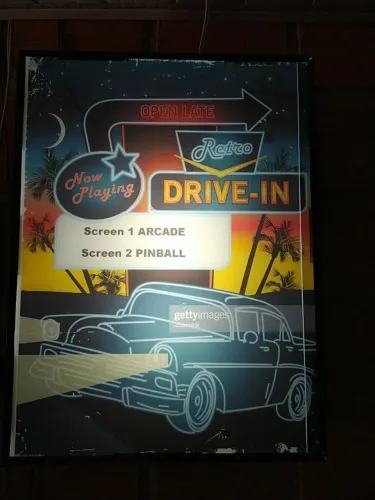 Luminoso Retro Drive-In