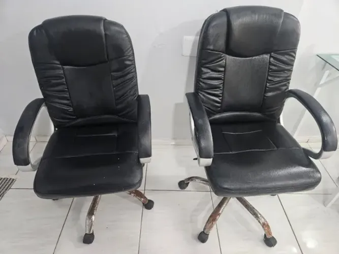 2 CADEIRAS DIRETOR (USADAS, COM DEFEITO)