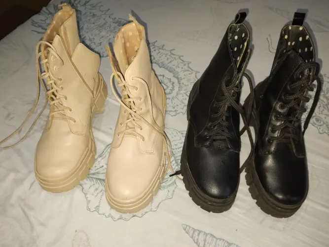 Botas infantis femininas ( preta nr 32. Bege 33) 65 reais cada