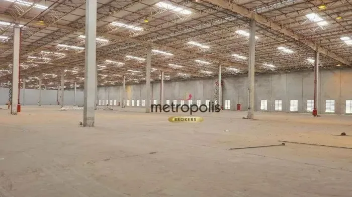 Galpão para alugar, 10740 m² por R$ 414.057,04/mês - Irajá - Rio de Janeiro/RJ