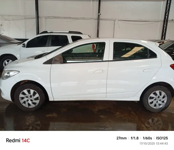 Chevrolet Onix Hatch LT 1.0 8V Flex Power Mec. 4P 2016