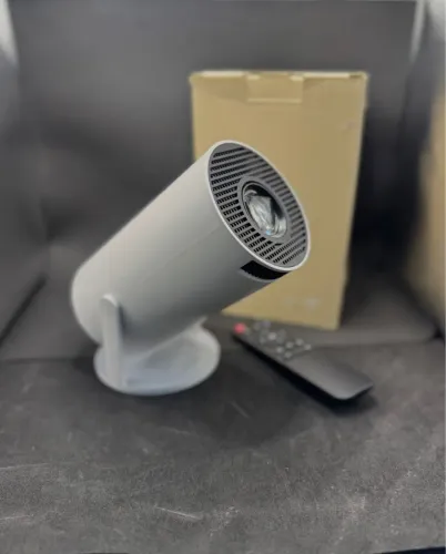 Projetor Ultra HD   MODELO: HY300-A - 1 semana de uso. 6 meses de garantia 