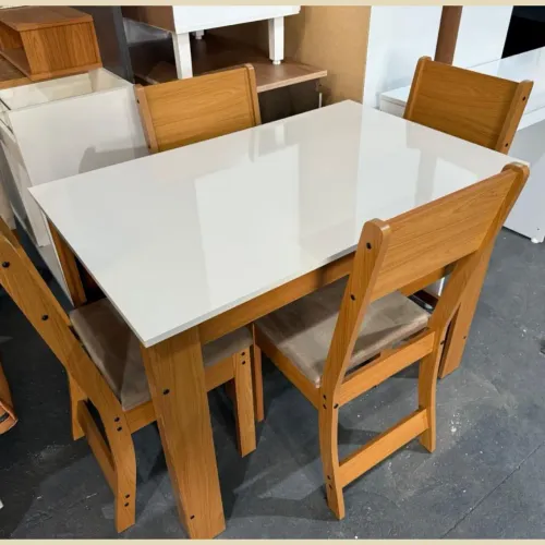 Mesa com 4 cadeiras - entrego hoje 