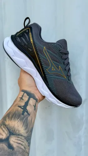 Tênis Mizuno Space 3 - Cinza com Detalhes Dourados