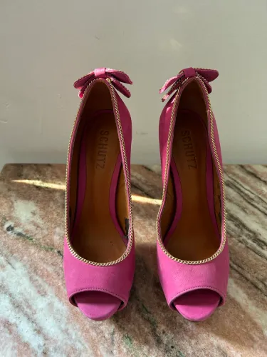 Peep Toe Schutz