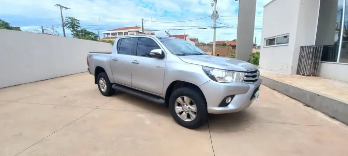 Toyota Hilux CD SRV 4X4 2.8 TDI Diesel Aut. 2017