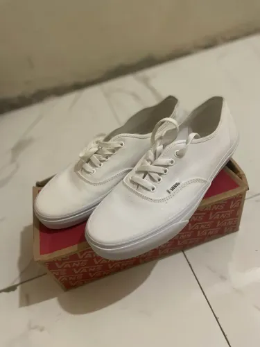 Tenis vans nunca usado e na caixa