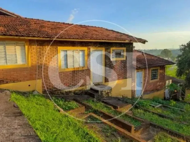 Fazenda/Sítio com 3 Quartos e 2 banheiros à Venda, 292 m² por R$ 600.000