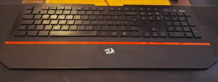 Teclado Gamer Membrana Redragon Karura 2 RGB ABNT2 Preto 