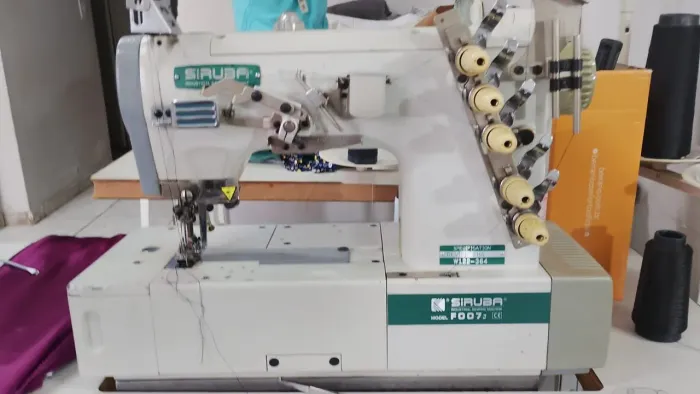 Máquina industrial SIRUBA 