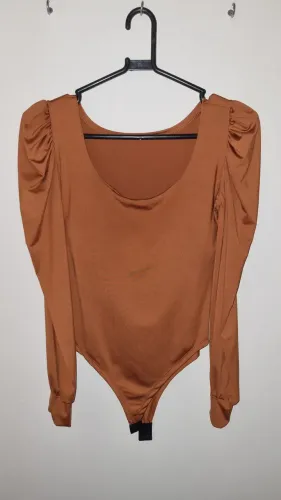 Body Feminino Marrom com Manga Bufante