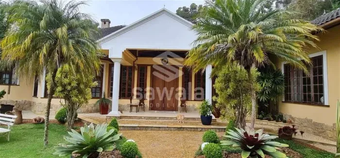 Casa à venda com 390,00m² e 3 quartos em Quebra Frascos, Teresópolis - RJ