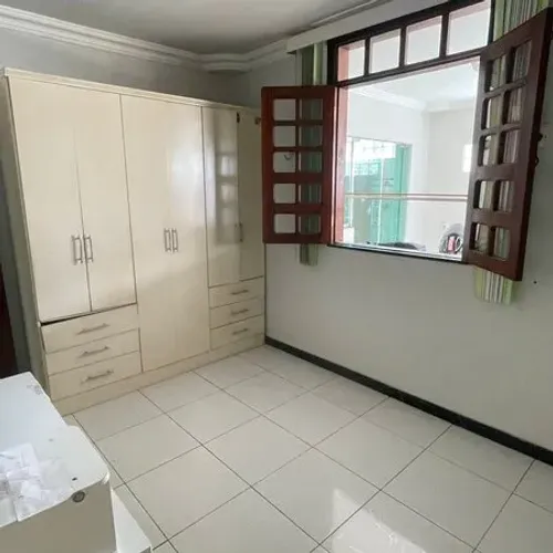 Casa com quatro quartos sendo um suíte - Planalto