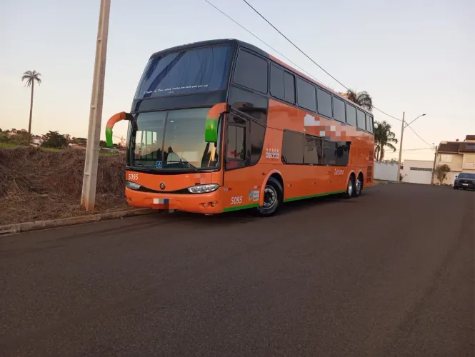 Vendo Ônibus rodoviário Scania 113 360 ano 1997 DD