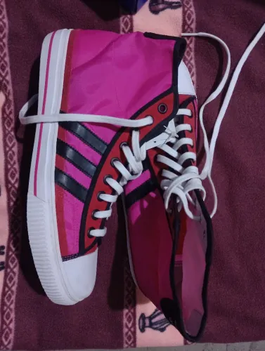 Tênis Adidas 