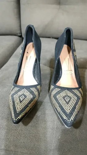 Sapato Scarpin strass preto e dourado n36