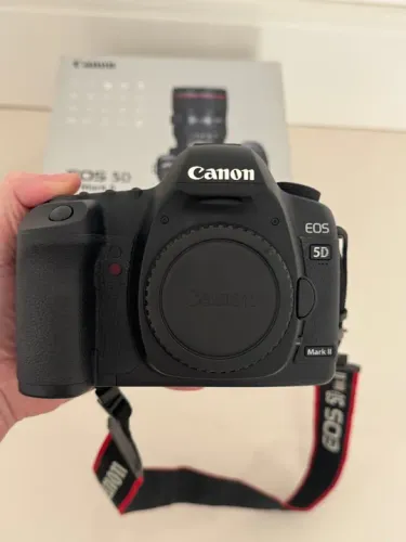 Canon EOS 5D Mark II com Lente EF 24-105mm