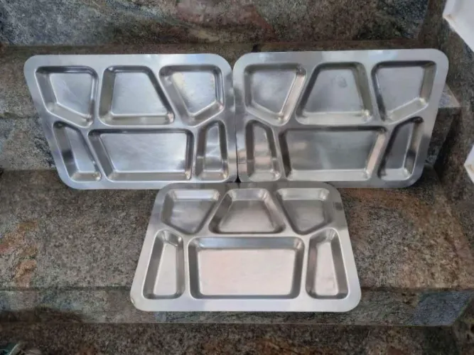 Kit 3 Bandejas Saps Inox para Refeitório 6 divisórias - Bandejao