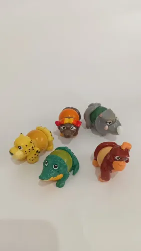 lote 5 bonecos coleção Animais bolinha kinder ovo