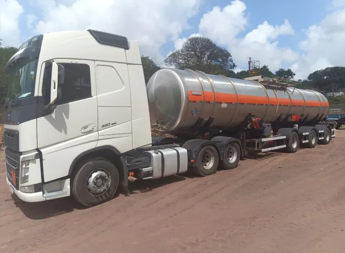 Carreta tanque inox alimentício 45 mil litros