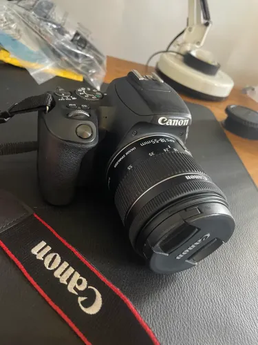 Câmera Canon SL2 com duas lentes e acessórios - Perfeita, usada por Hobby