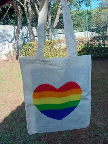 Bolsa de ombro com coração