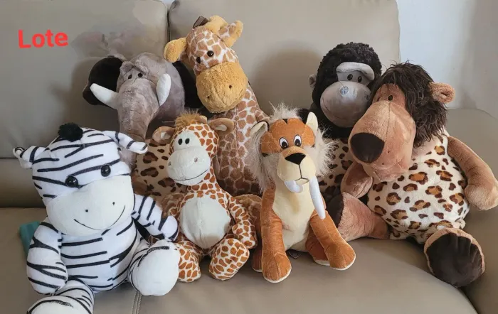 Lote de Pelúcias de Animais