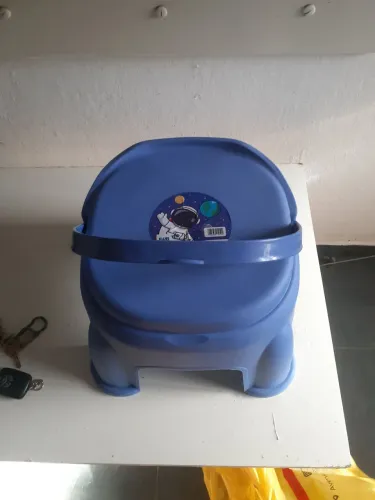 VENDO   BANQUETINDA.  COM ALÇA  ..