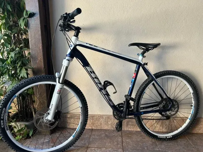 Vende-se Bicicleta marca BIXS / STORAM 120