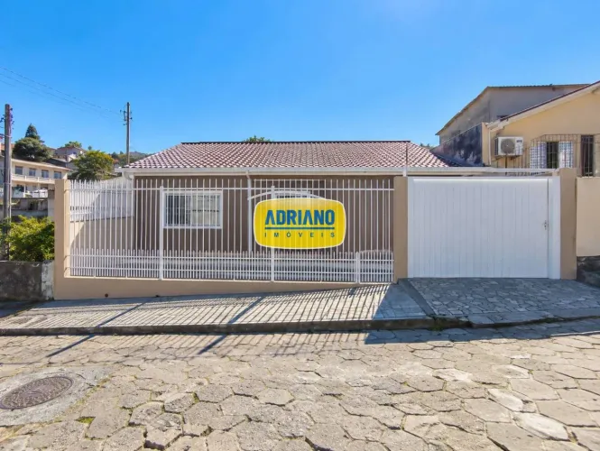Casa com 4 dormitórios para alugar, 160 m² por R$ 5.584,90/mês - Capoeiras - Florianópolis