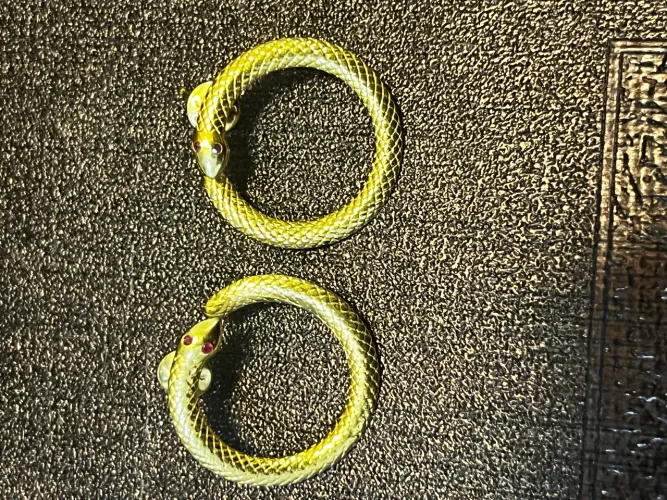 Brincos Serpente em Ouro 18K com (4) Olhos de Rubi