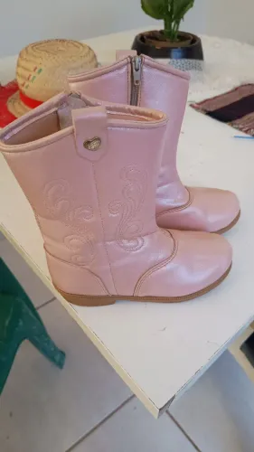 Bota rosa infantil 