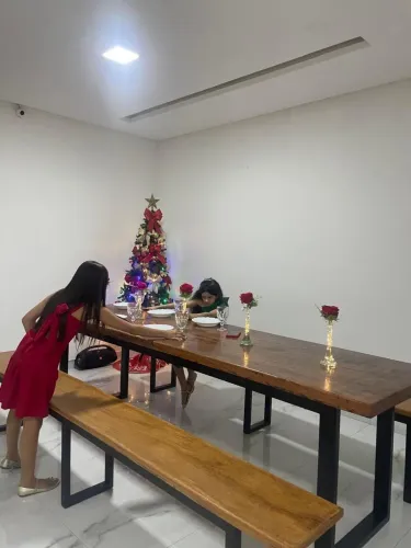 vendo mesa madeira pé metalon interessado entra em contato com 9  * shirleide 
