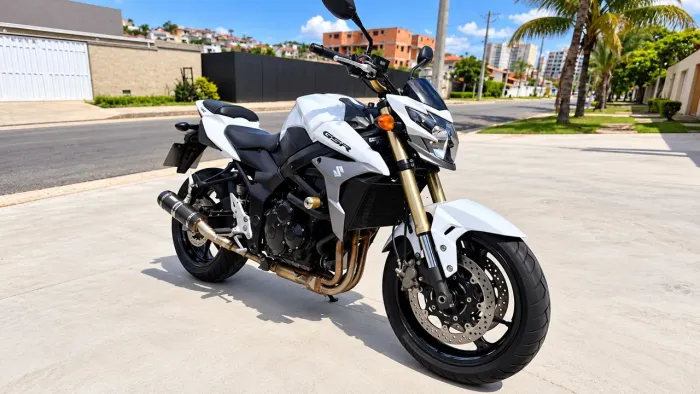 SUZUKI GSR 750 2016 - IMPECÁVEL - 28 MIL KM - R$ 39.900