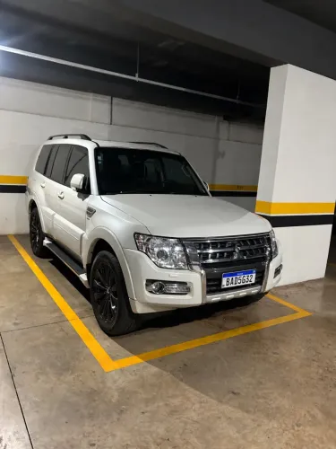 Mitsubishi Pajero HPE Full 3.2 4X4 T.i.dies. 5P AUT 2016