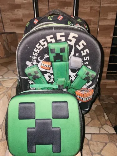 Kit Mochila de Rodinhas (com puxador) + Lancheira Minecraft (C&A)